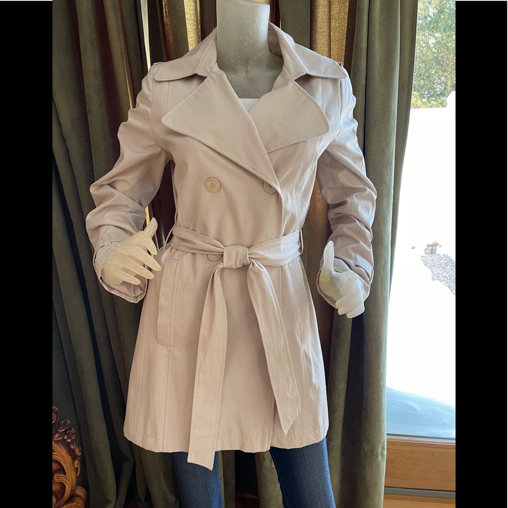 DKNY Tan Trench Coat Size M